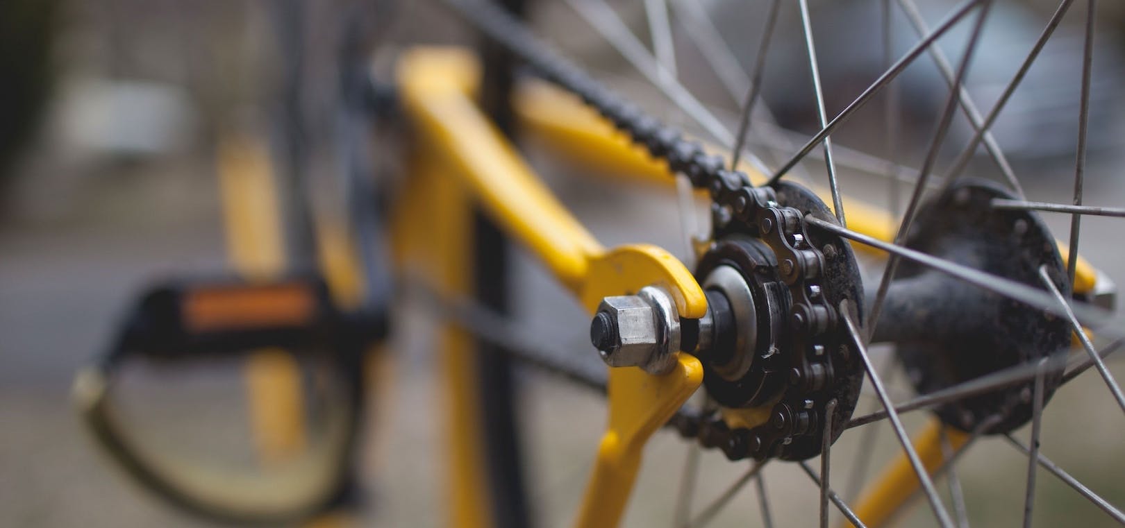 Bicycle rear axel wheel
